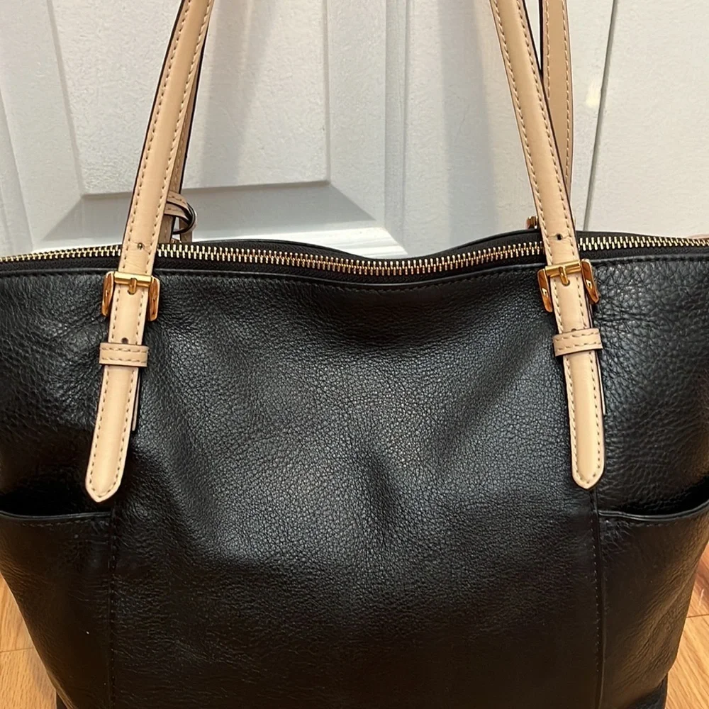 Michael Kors Black & Tan Pebbled leather Jet set tote bag - Picture 6 of 11